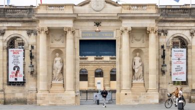 Le préfet rappelle à l’ordre Pierre Hurmic pour sa banderole sur la façade de la mairie de Bordeaux